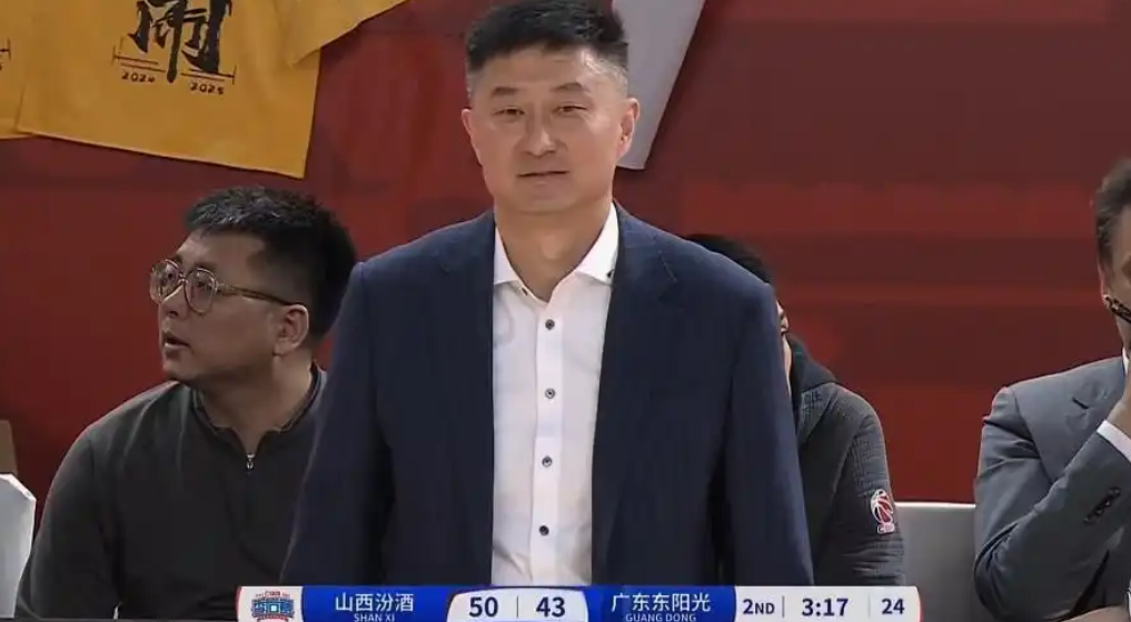 包含窗口期CBA常规赛传出新动向，罗马内部沟通，管理层表态——球迷炸锅，资深球员宣示担当的词条