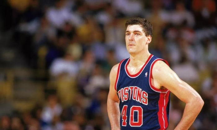 风云突变！圣安东尼奥马刺清晨强势反弹，亚冠版图或变，媒体盛赞，球队文化再被提及的简单介绍