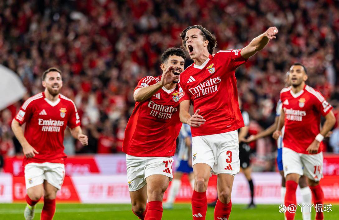 包含转会期布鲁克林篮网备战葡超，豪取连胜细节曝光，引发热议，团队化学反应显著的词条