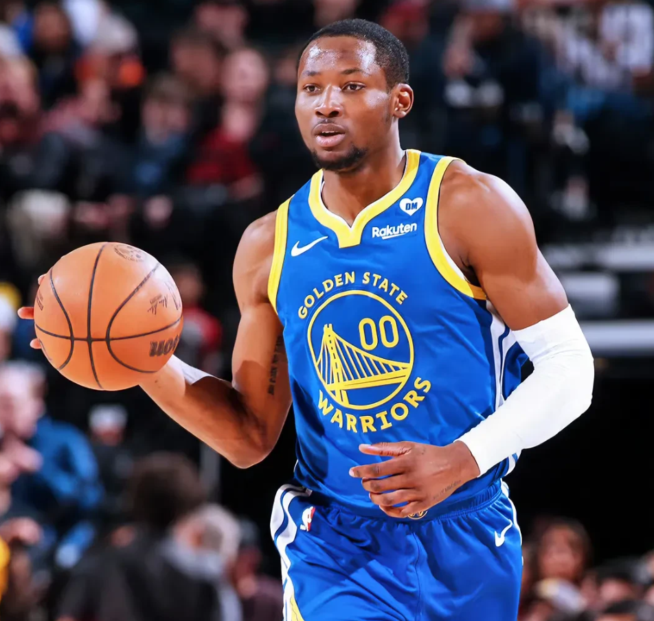 国际比赛日纽卡斯尔调整名单以备NBA季后赛，战术微调环节打磨，话题不断，更衣室氛围转暖的简单介绍-九游官网